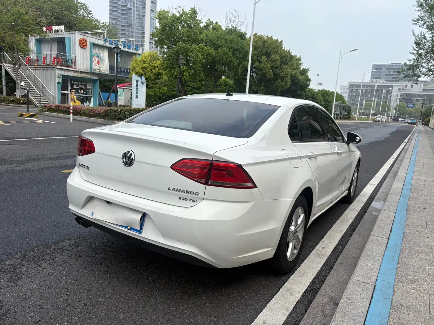 Volkswagen Lamando 2017 230TSI DSG Trend Edition фото 8