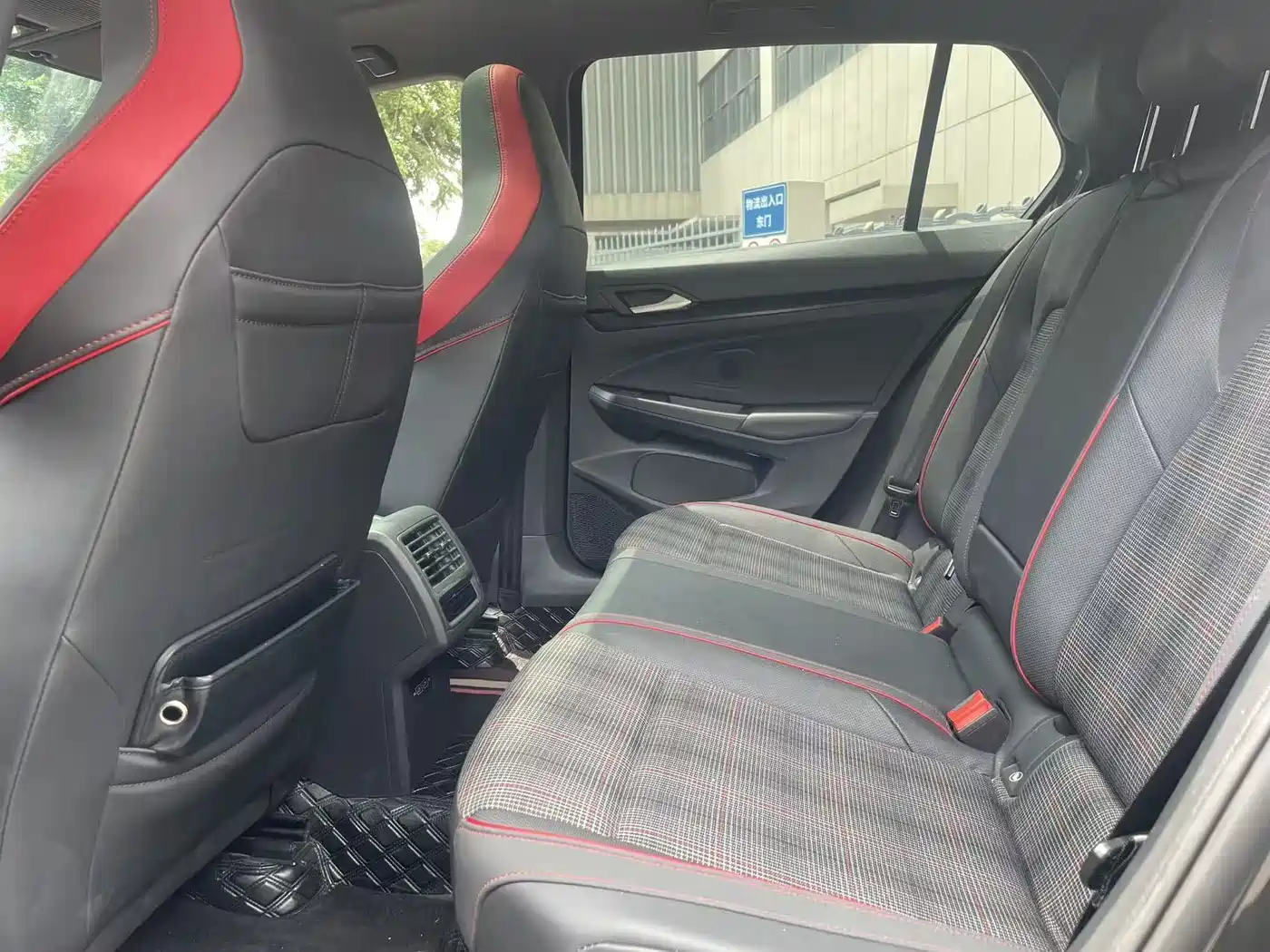 Volkswagen Golf GTI 2021 Facelift 380TSI DSG GTI фото 5