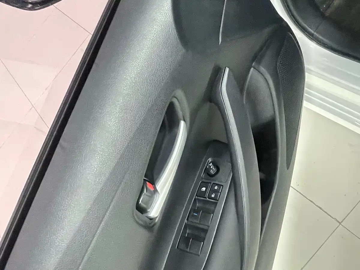 Toyota Corolla 2023 1.5L Pioneer Edition фото 12