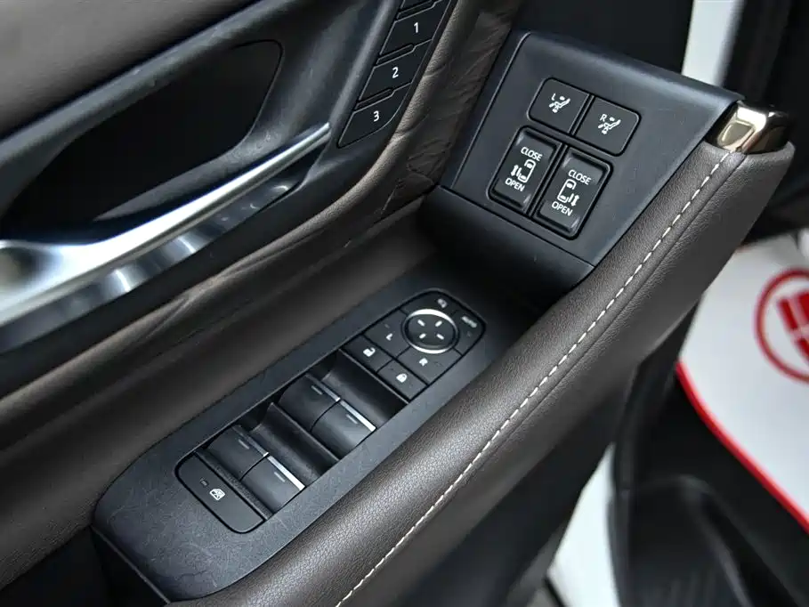 Toyota Vellfire 2024 Crown Hybrid 2.5L Executive Premium Edition фото 21