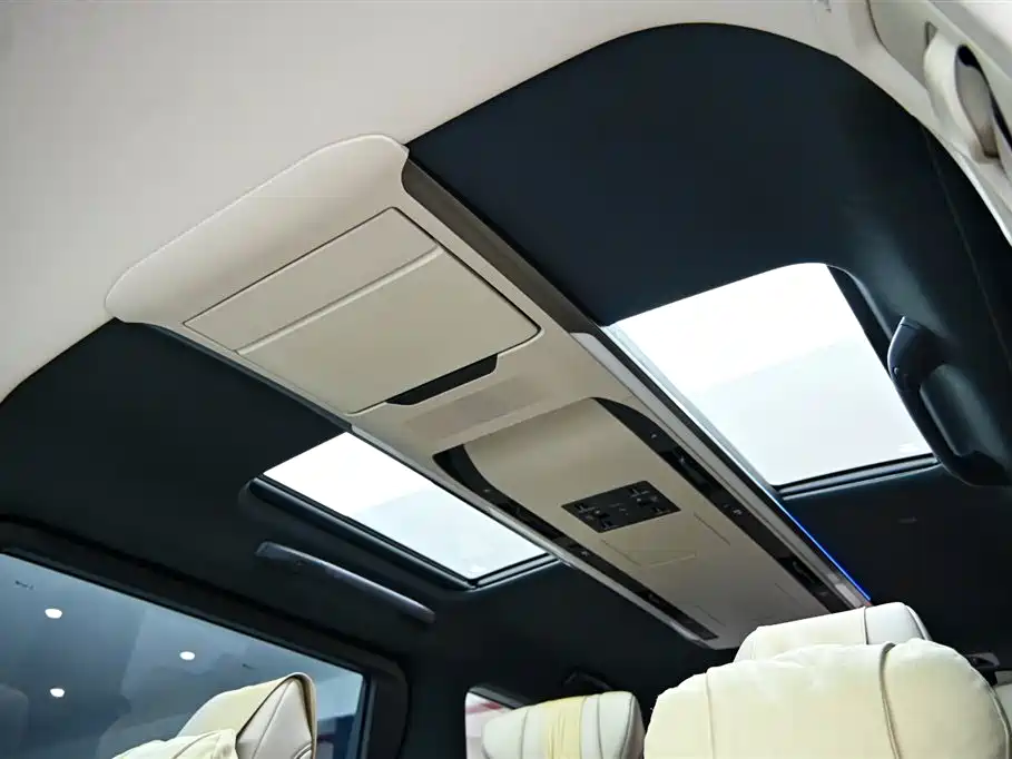 Toyota Vellfire 2024 Crown Hybrid 2.5L Executive Premium Edition фото 28