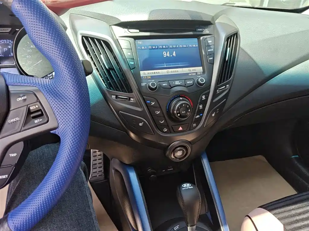 Hyundai Veloster 2012 1.6T Automatic Luxury фото 13