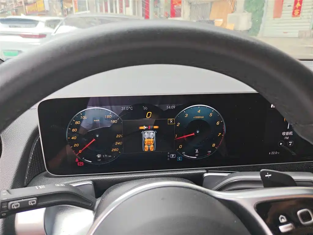 Mercedes-Benz GLB 2020 Facelift GLB 200 Style фото 4