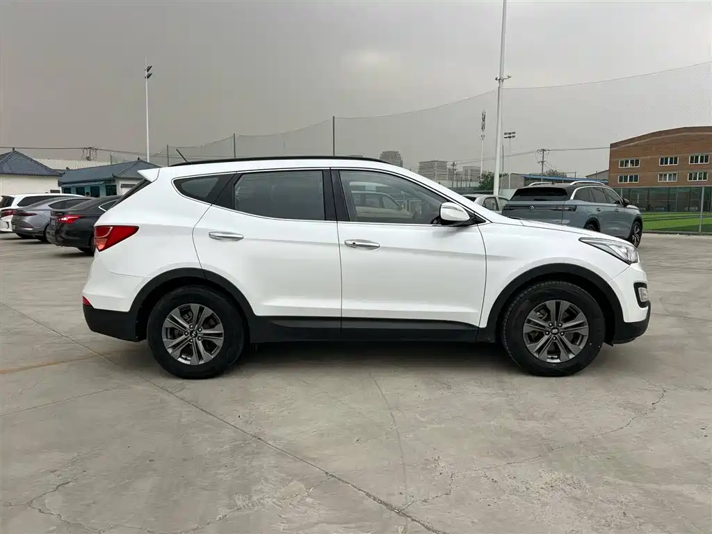Hyundai Santa Fe 2013 Model 2.4L Automatic 2WD Smart фото 6
