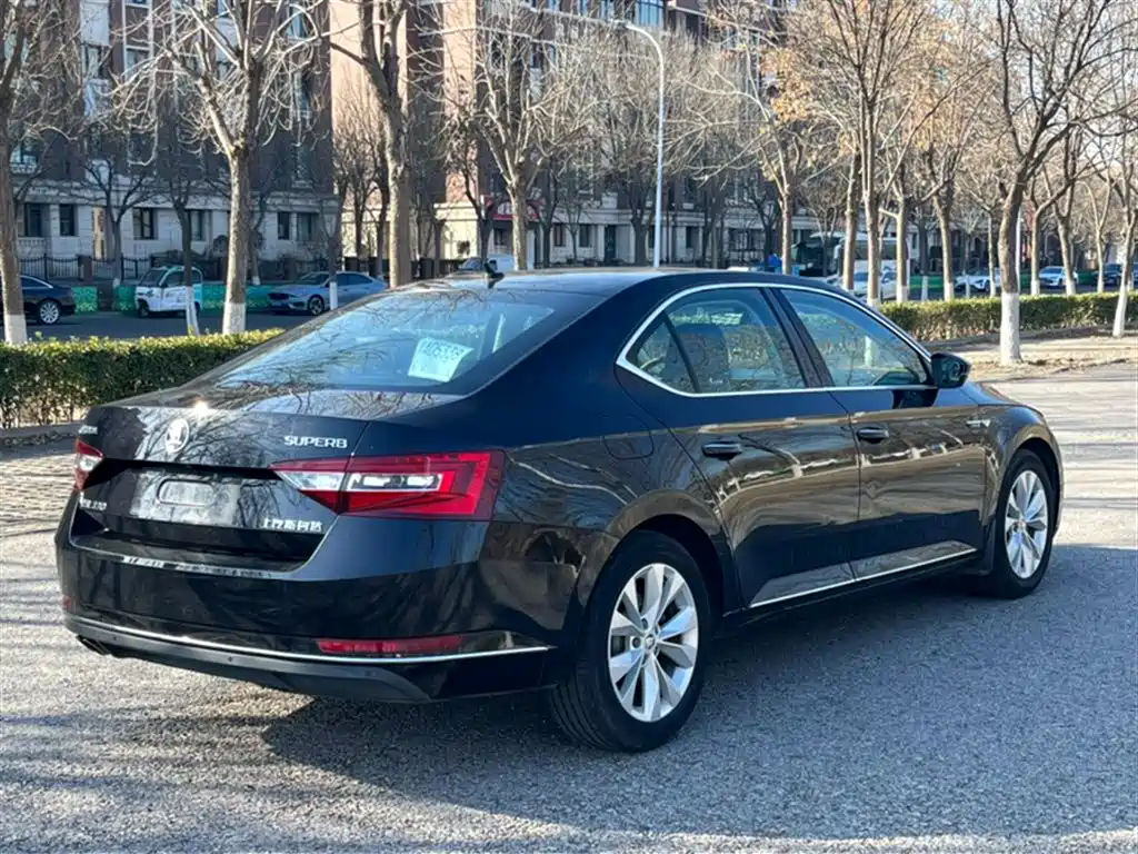 Škoda Superb 2018 TSI330 DSG Comfort Edition China V фото 10