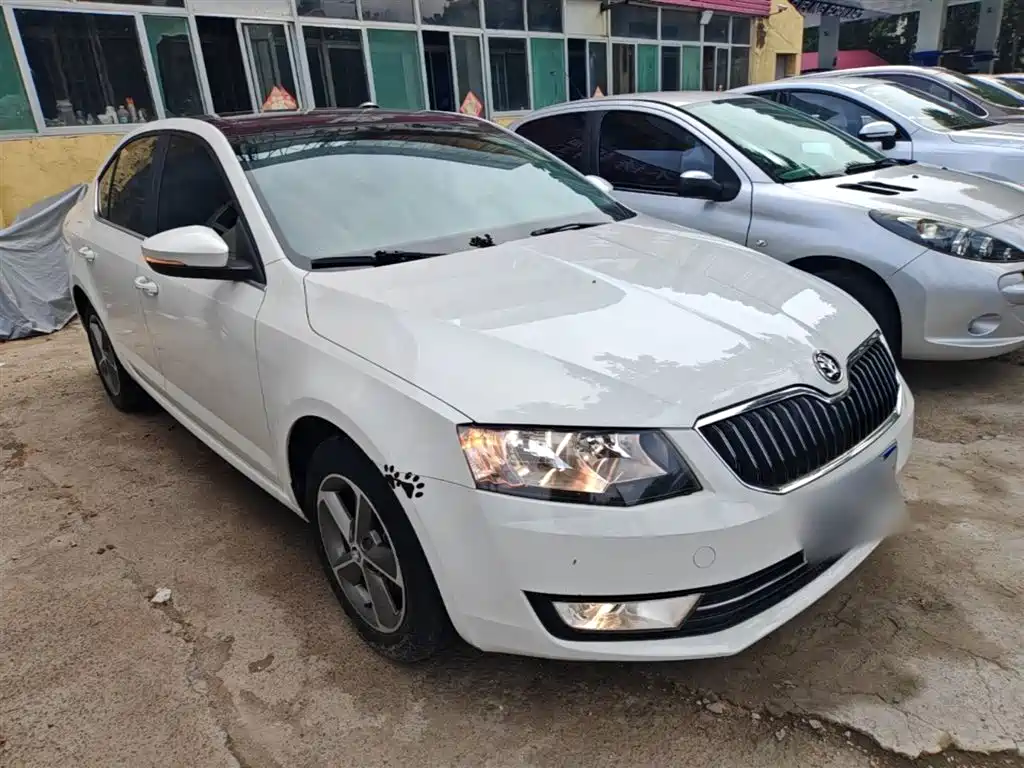 Škoda Octavia 2016 1.6L Automatic Smart Edition фото 4
