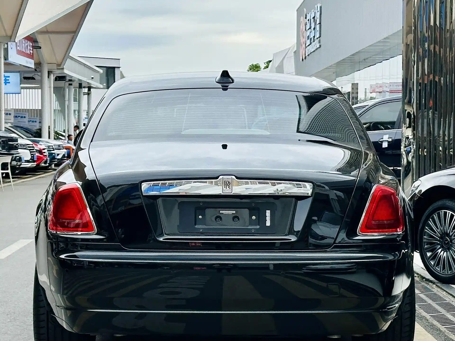 Фото 3 - Rolls-Royce Ghost