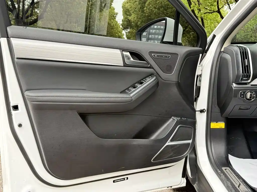 BYD Tang 2018 2.0T Automatic Smart Connection Honor Edition 7-Seater China V фото 14