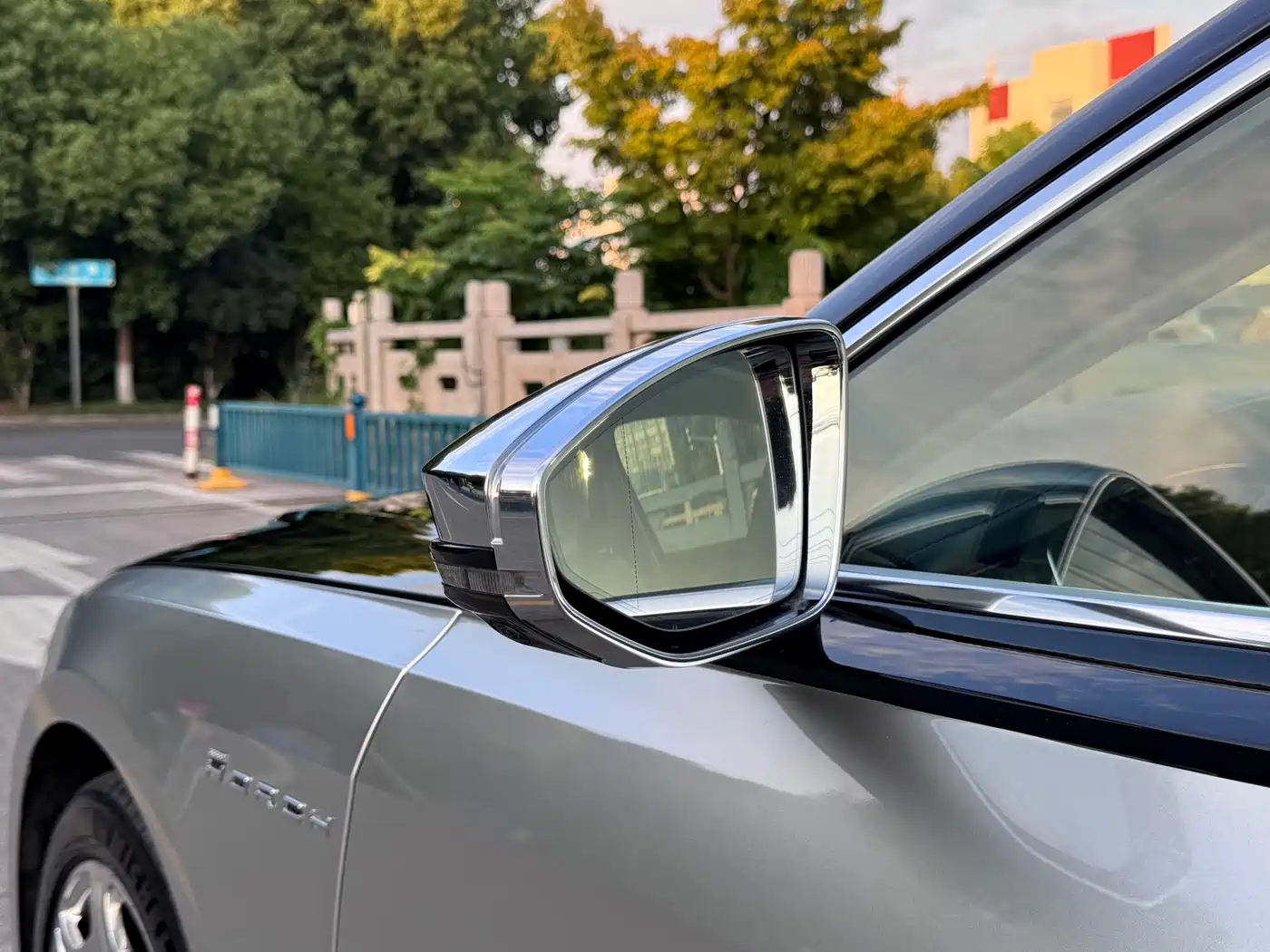 Фото 25 - Audi A8