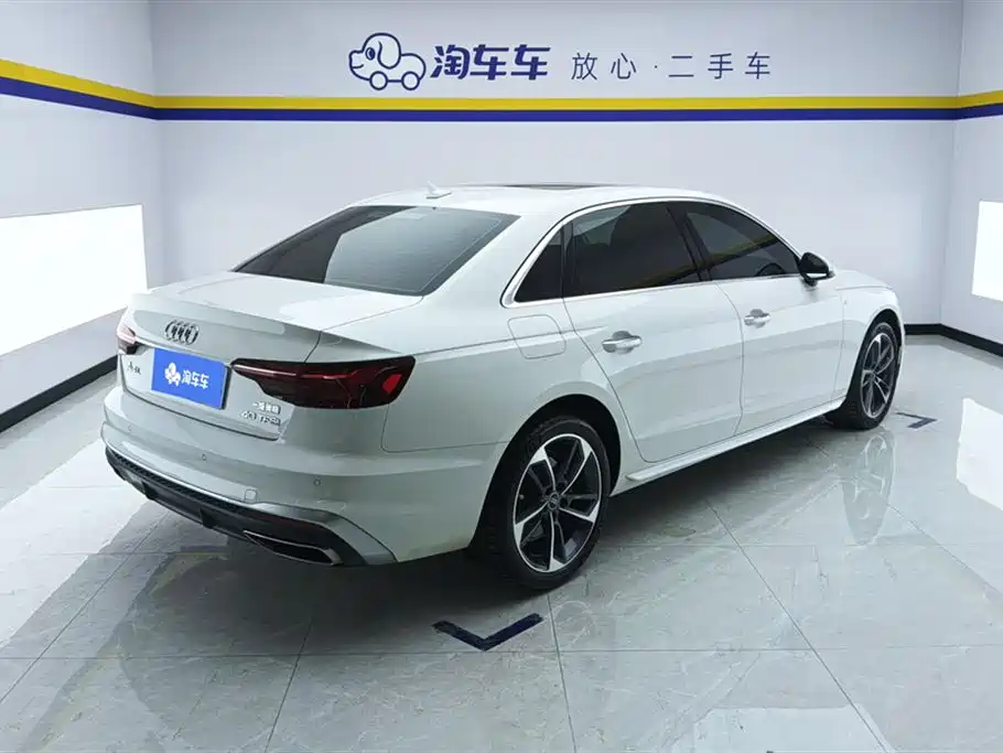 Audi A4L 2022 40 TFSI Fashion Dynamic фото 3