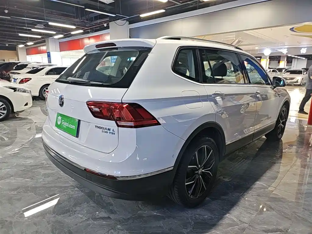 Volkswagen Tiguan L 2019 330TSI Automatic 2WD Smart Luxury Edition China VI фото 7
