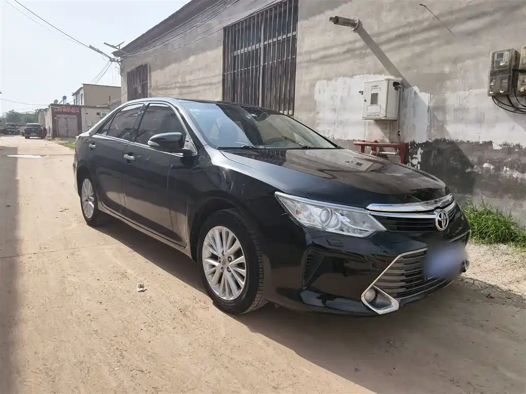 Toyota Camry 2015 2.5G Luxury Navigation Edition фото 4