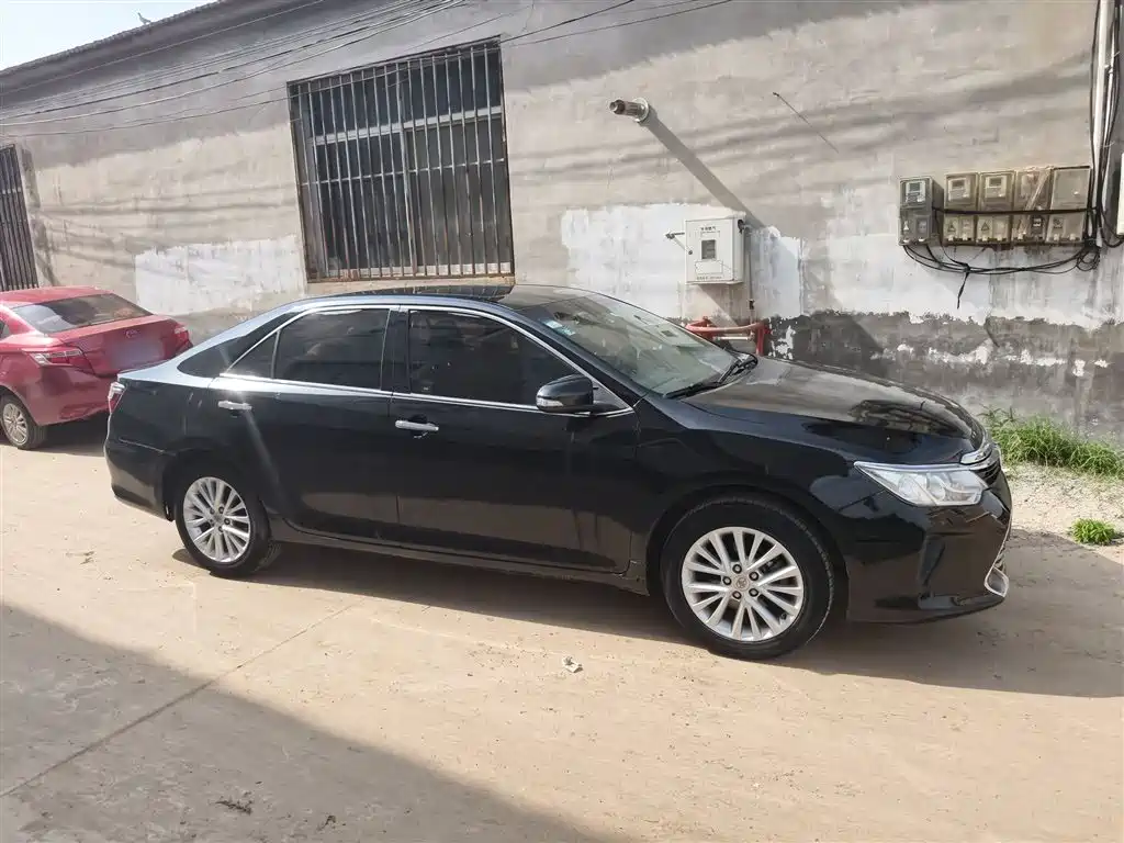 Toyota Camry 2015 2.5G Luxury Navigation Edition фото 5