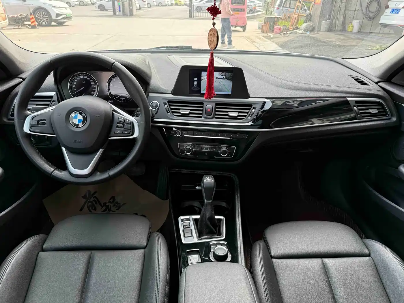 BMW 1 Series 2018 118i Sport Edition фото 8