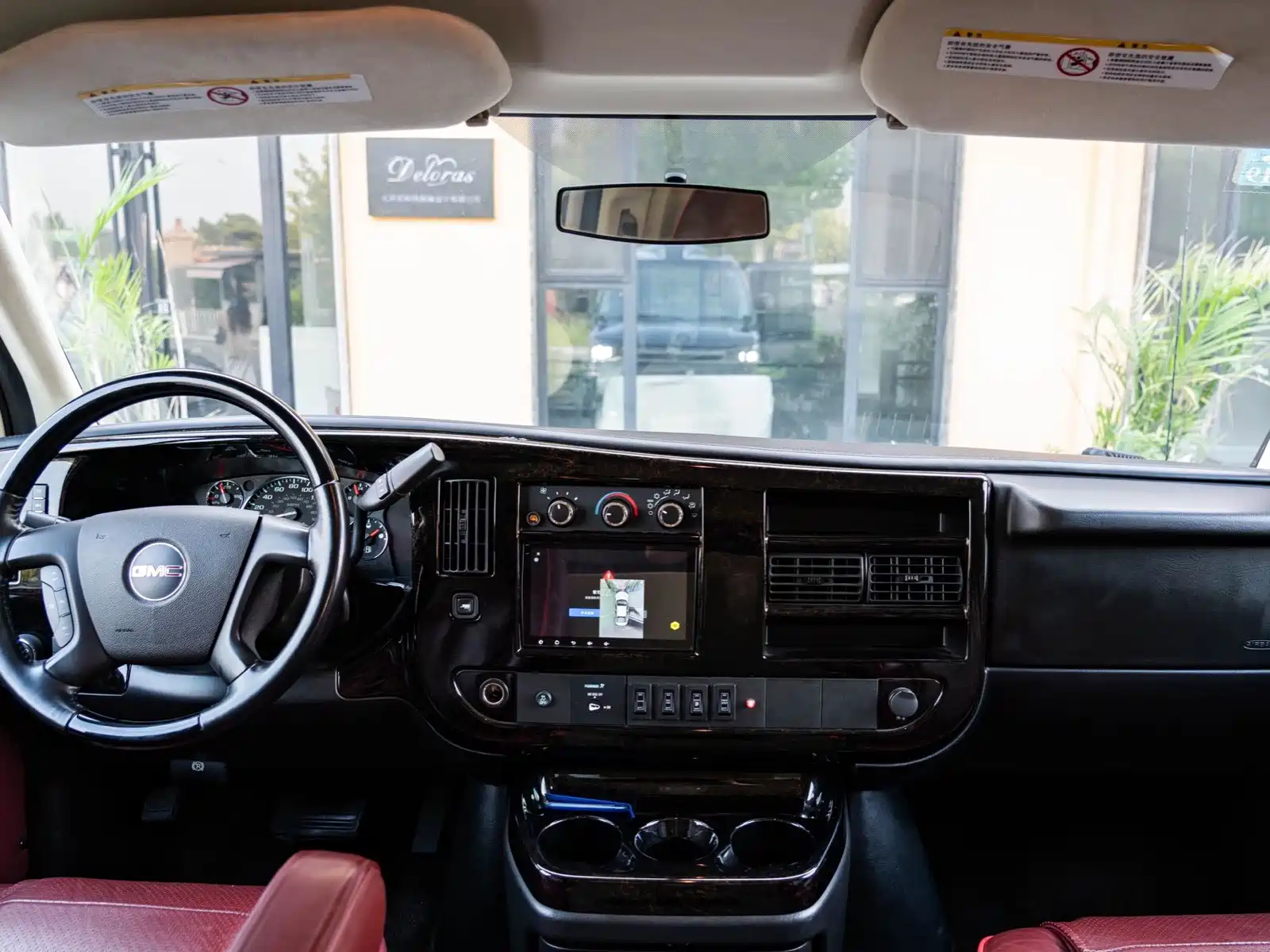 Photo 15 - GMC Savana