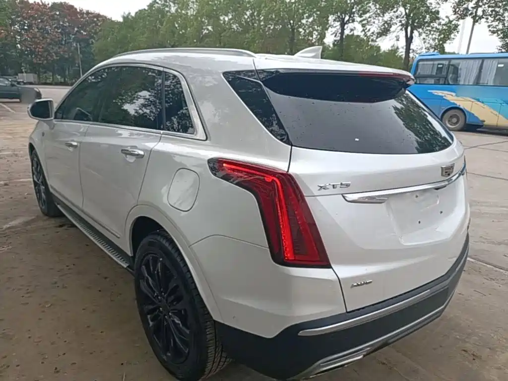 Фото 5 - Cadillac XT5