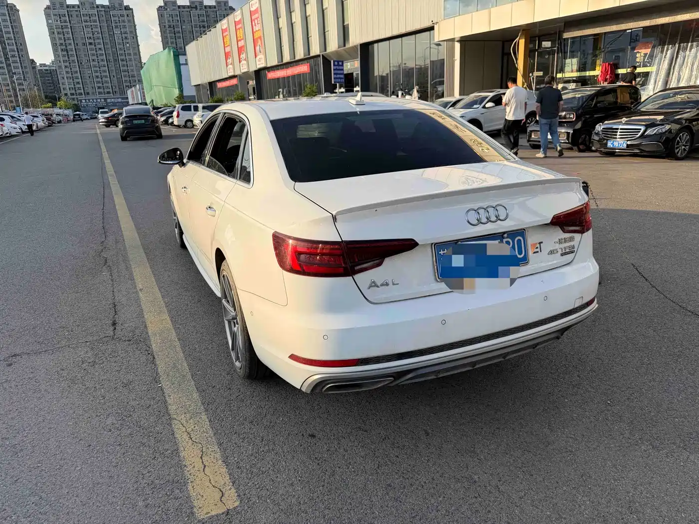 Фото 6 - Audi A4L
