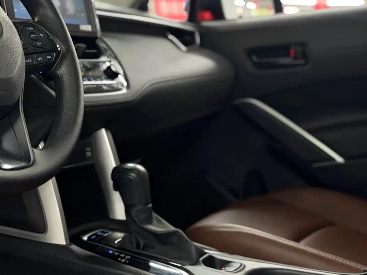 Toyota Corolla Cross 2022 2.0L Elite Edition фото 8