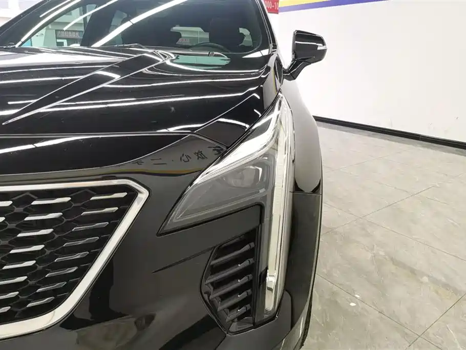 Cadillac XT4 2021 28T FWD Premium Edition фото 5