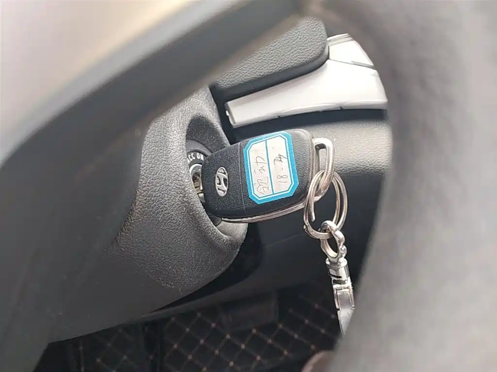Hyundai Elantra 2016 Model 1.6L Automatic Smart Elite фото 9