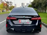 Photo 8 - BMW 5 Series