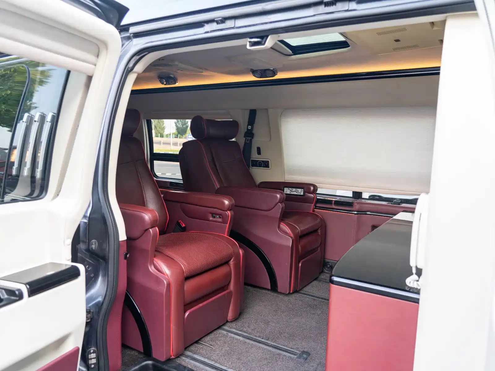 Photo 13 - GMC Savana