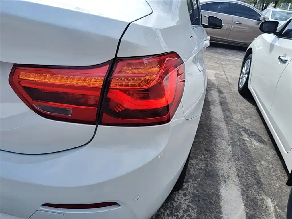 BMW 1 Series 2019 118i Fashion Edition фото 8