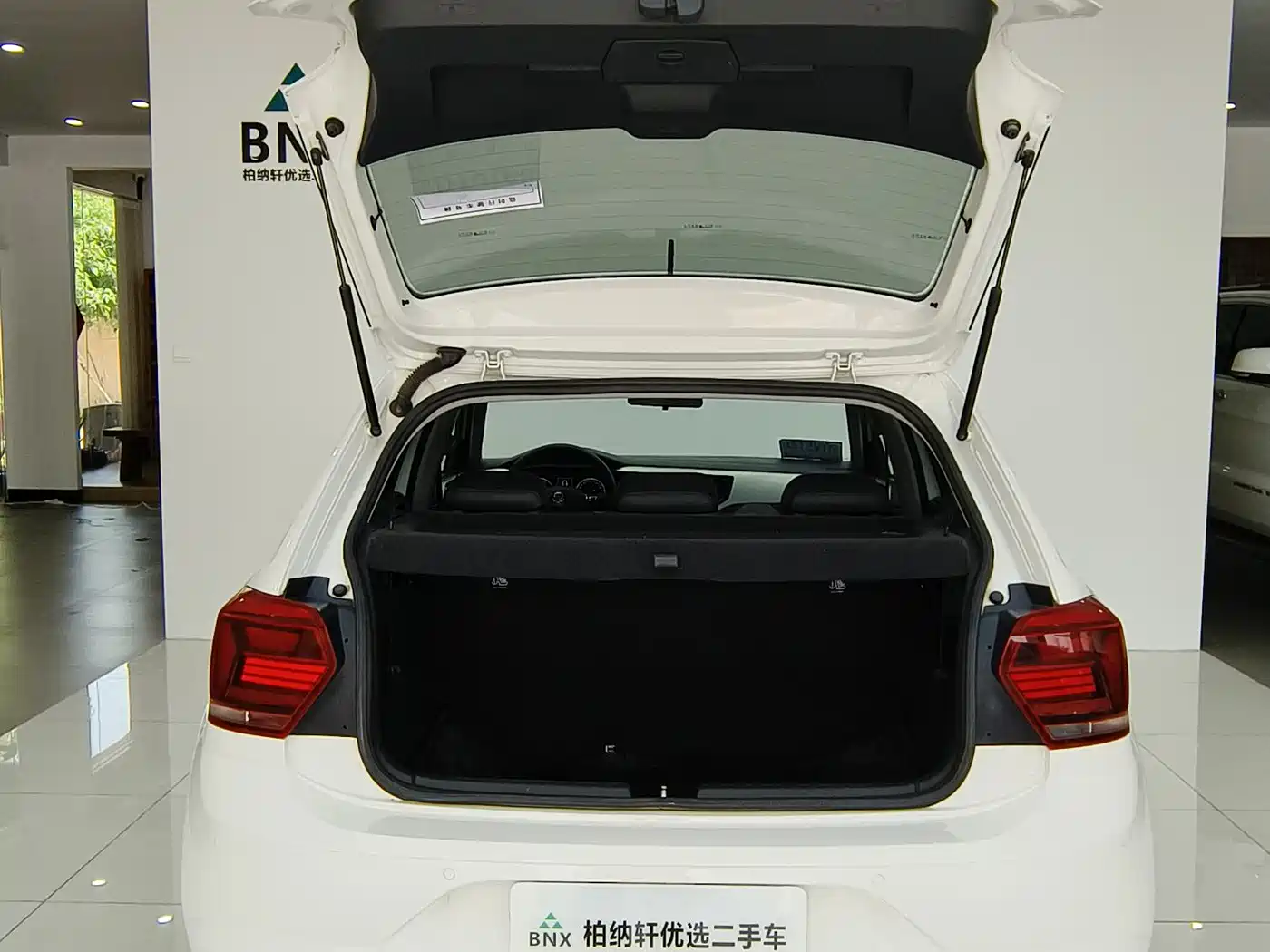Volkswagen Polo 2019 Plus 1.5L Automatic Colorful Tech Edition фото 23