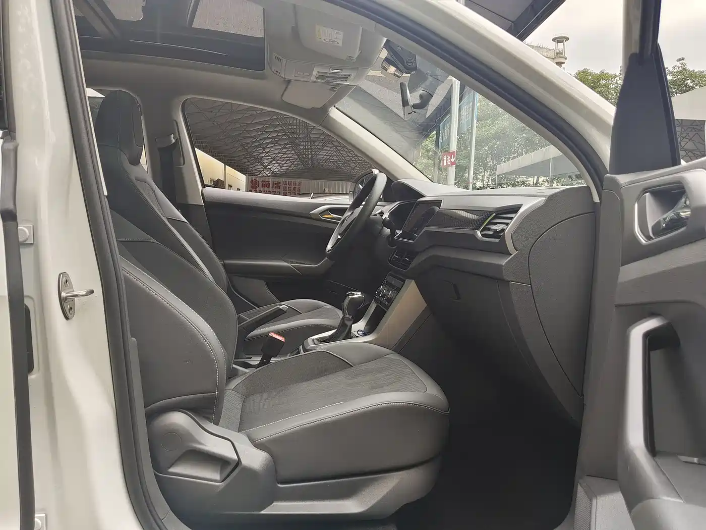 Volkswagen T-Cross 2022 280TSI DSG Comfort Edition фото 18