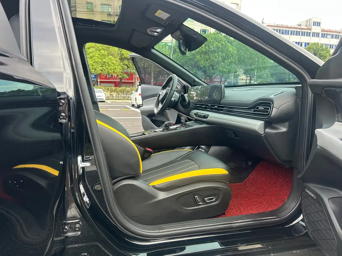GAC Trumpchi Trumpchi Emkoo 2023 270T DCT J16 Edition фото 7