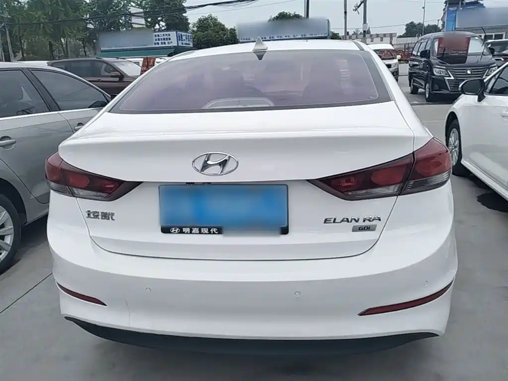 Hyundai Elantra 2016 Model 1.6L Automatic Smart Elite фото 6