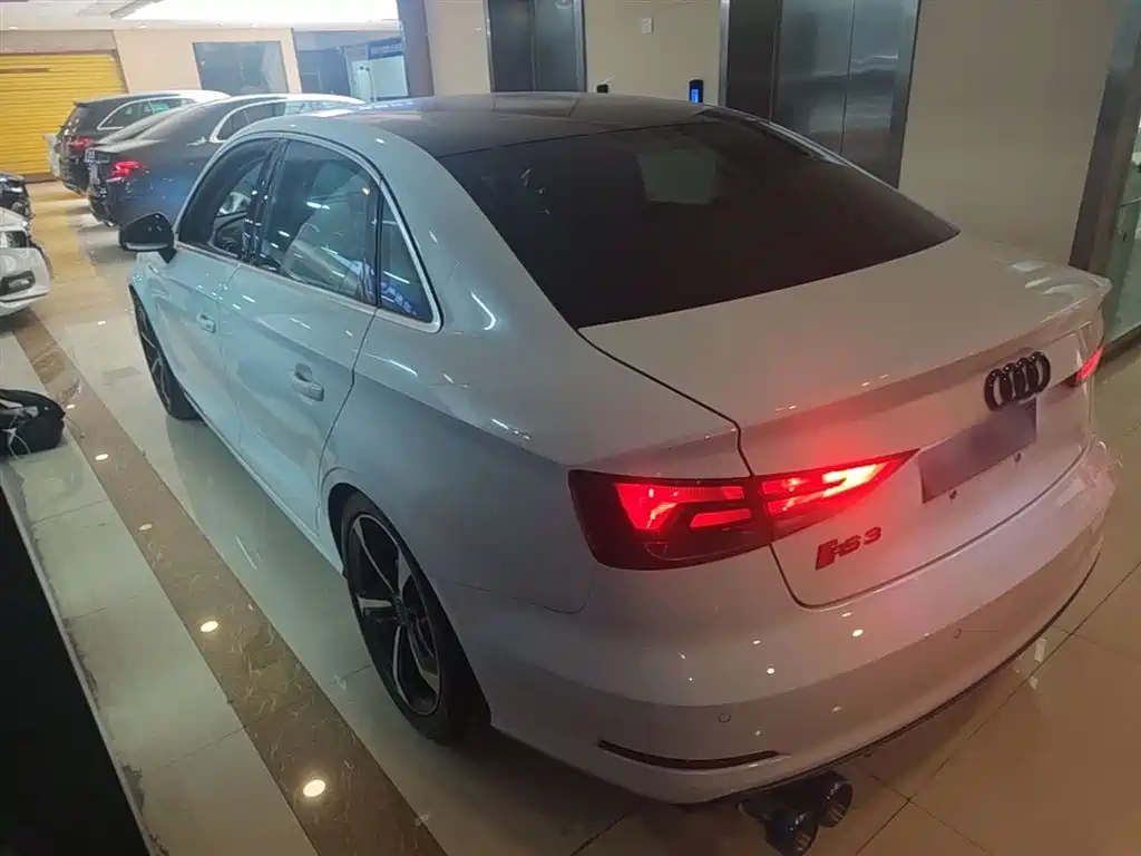 Audi A3 2016 Limousine 35 TFSI Progressive фото 5