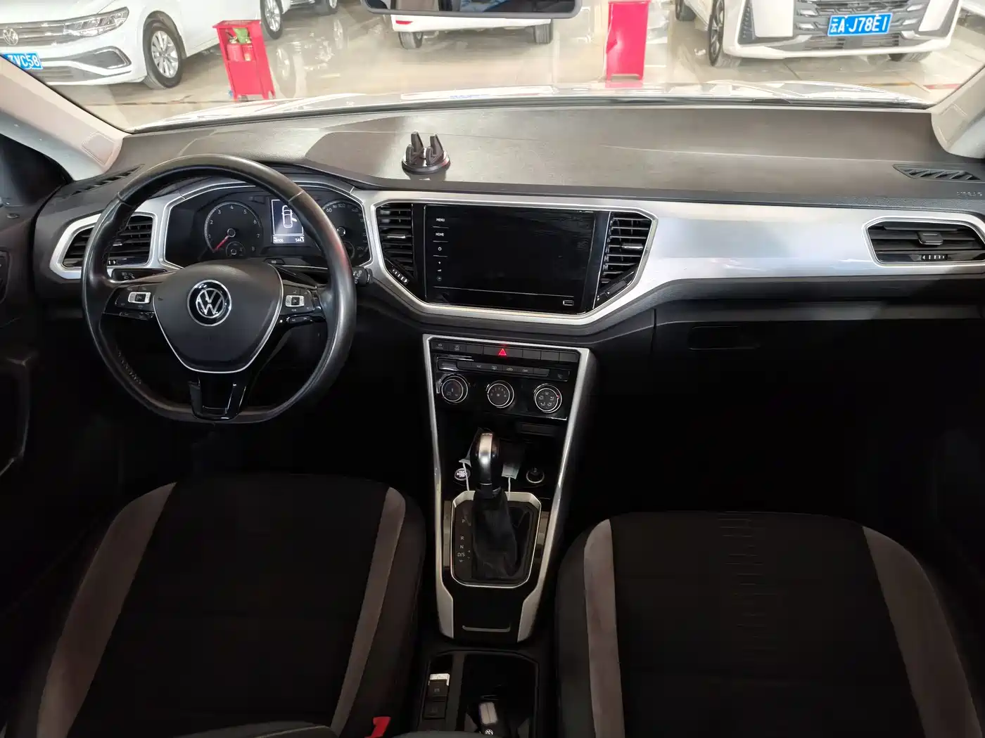 Volkswagen T-ROC 2022 280TSI DSG 2WD Elite PLUS фото 8