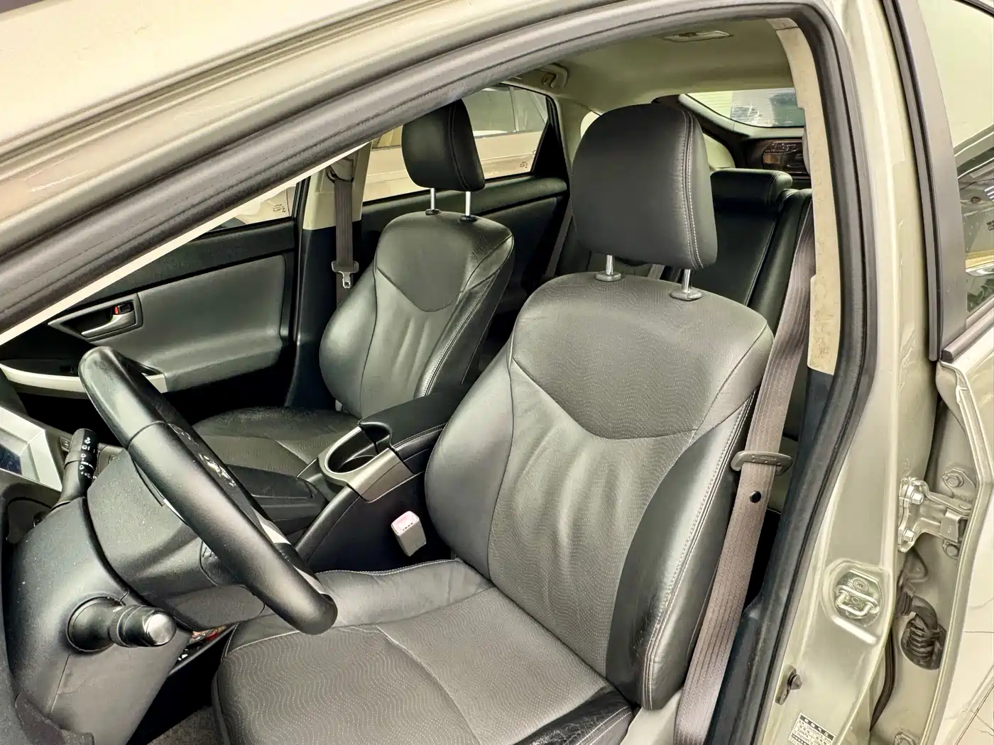Toyota Prius 2012 1.8L Luxury фото 7