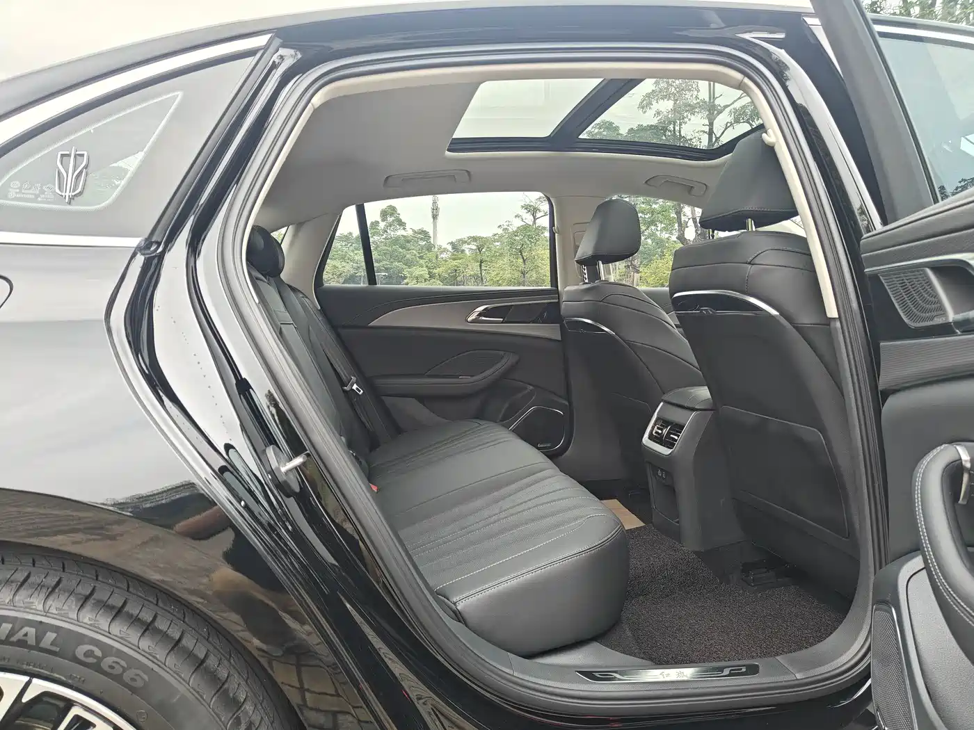 Hongqi H5 2024 2.0T Automatic Smart Connect Flag Smooth Edition фото 8