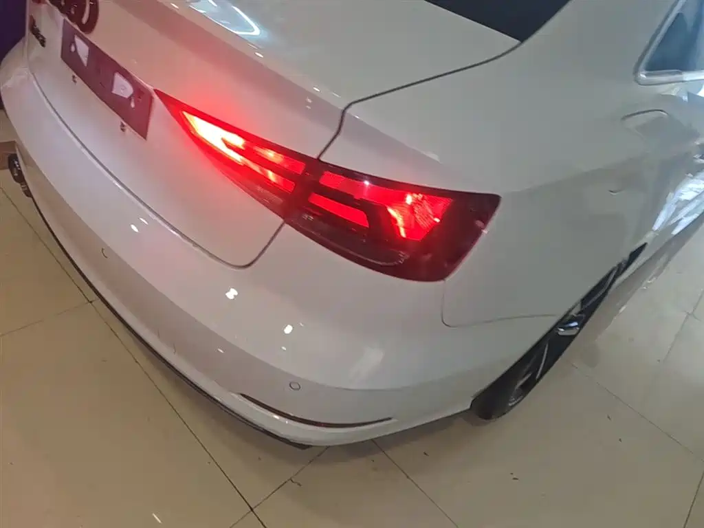 Audi A3 2016 Limousine 35 TFSI Progressive фото 8