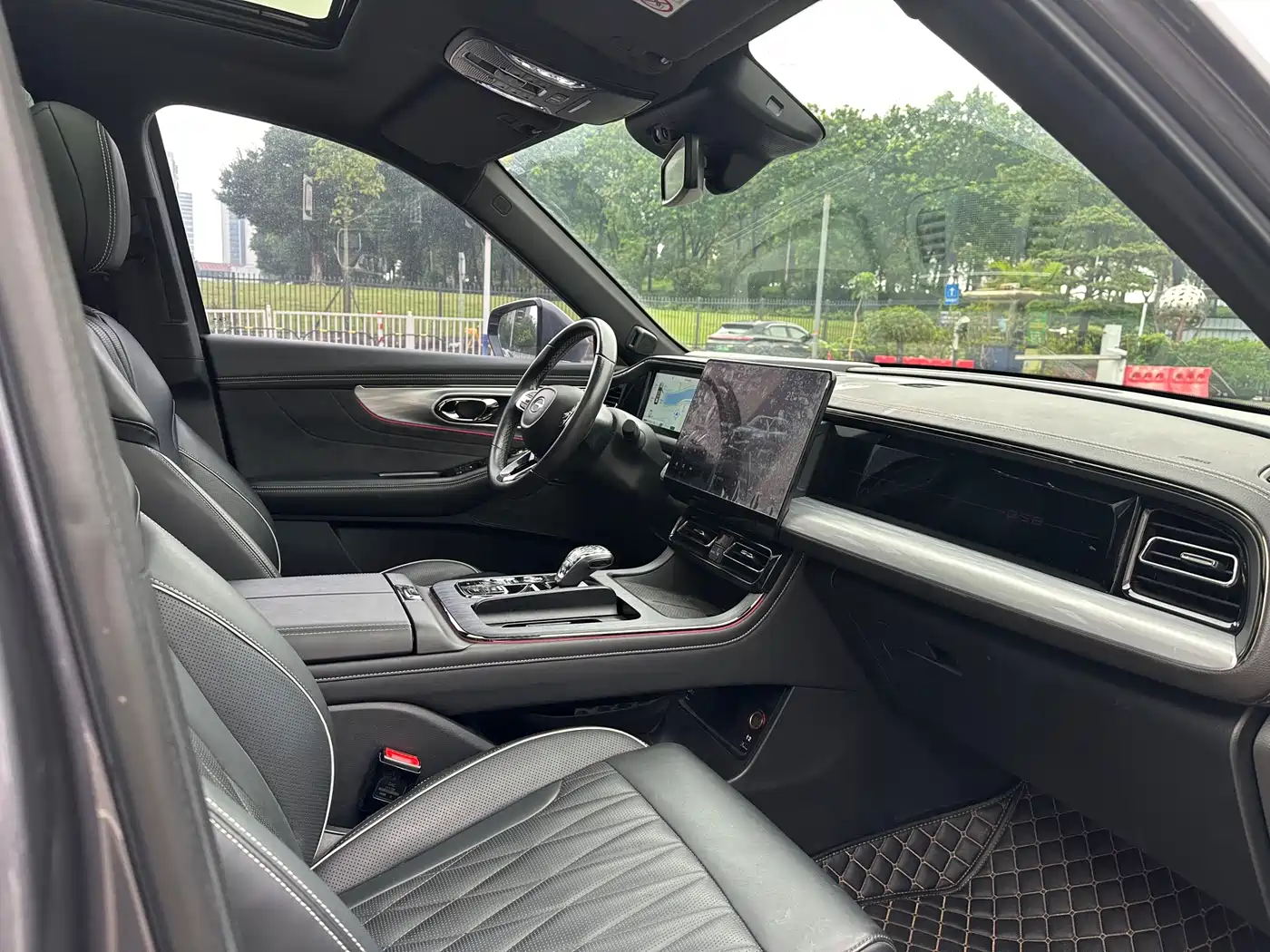 GAC Trumpchi Trumpchi GS8 2022 Dual Engine Series 2.0TM 2WD Premium Edition (6-Seater) фото 34