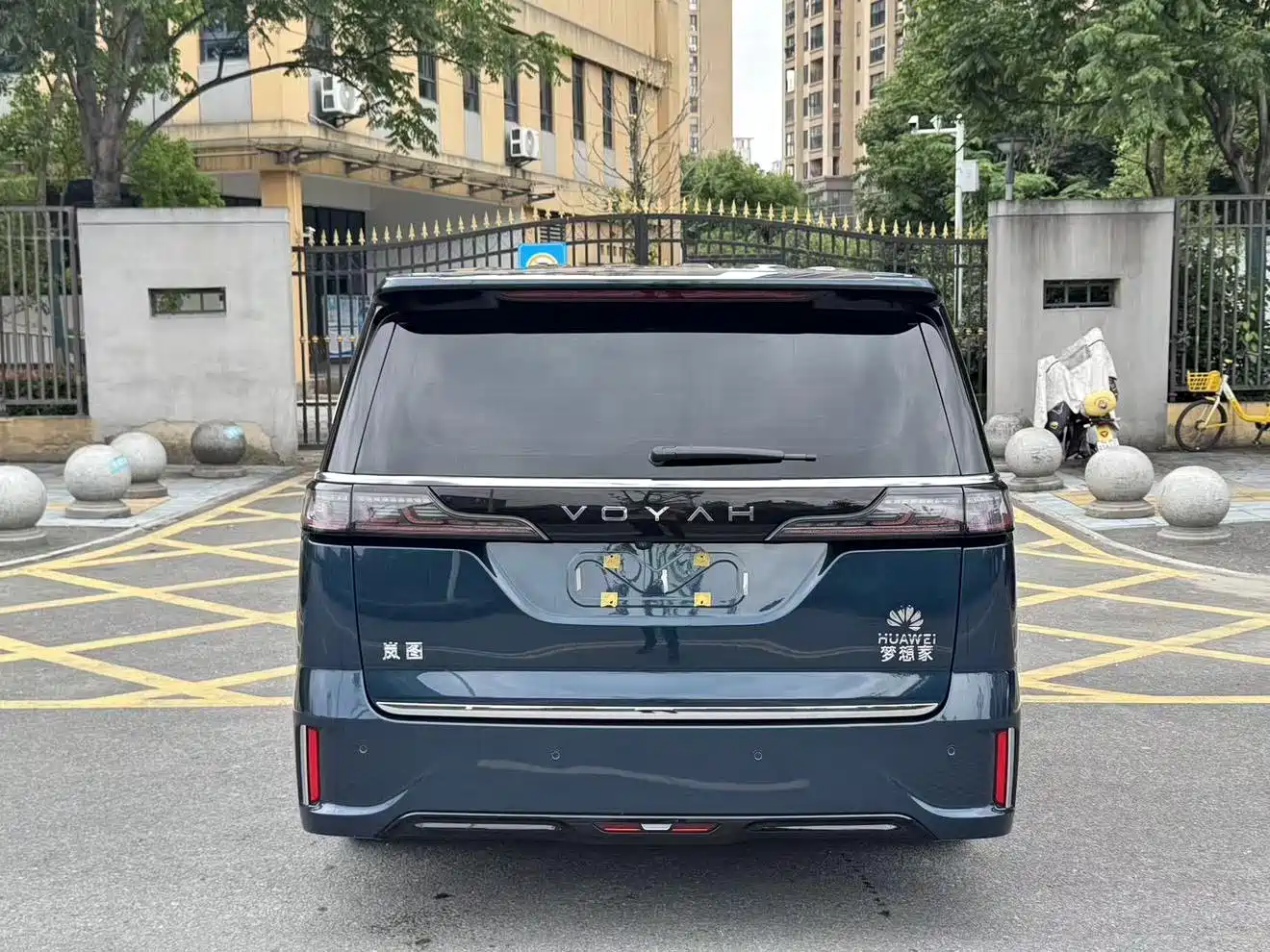 Voyah Auto Voyah Dreamer 2025 PHEV AWD Flagship Kunpeng Edition фото 5
