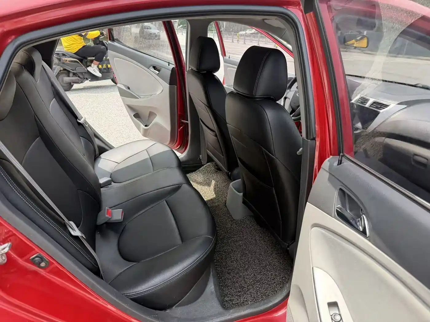Hyundai Verna 2014 1.4L Automatic Smart GLS фото 14