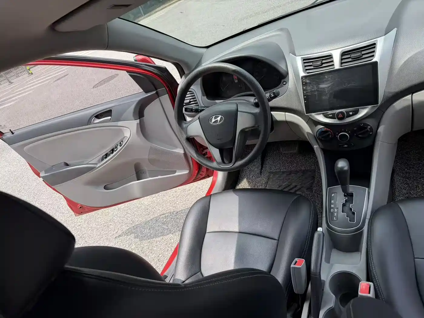 Hyundai Verna 2014 1.4L Automatic Smart GLS фото 20