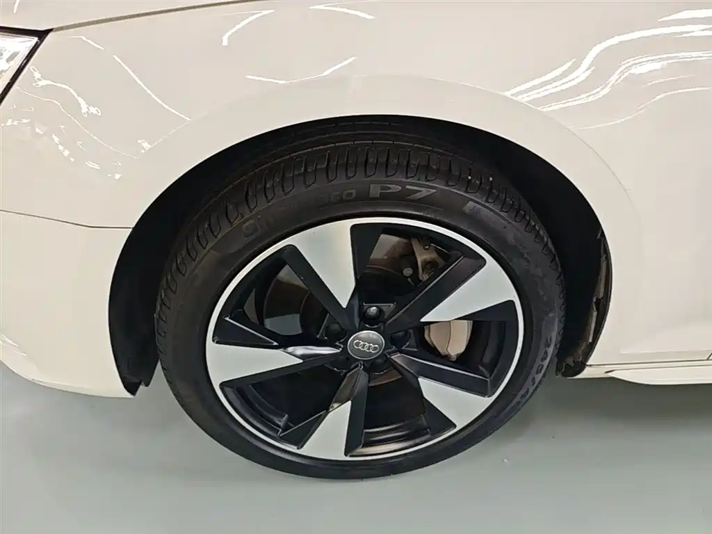 Audi A4L 2017 Model 45 TFSI quattro Sport Version фото 23