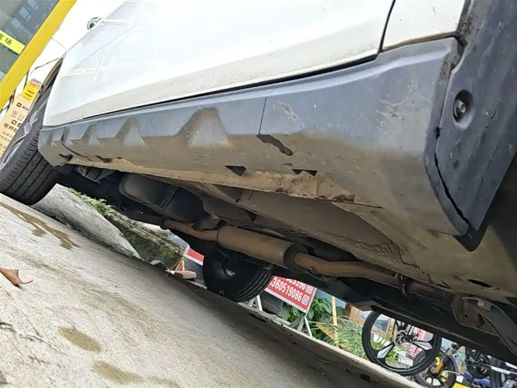 Фото 21 - Geely Emgrand X6