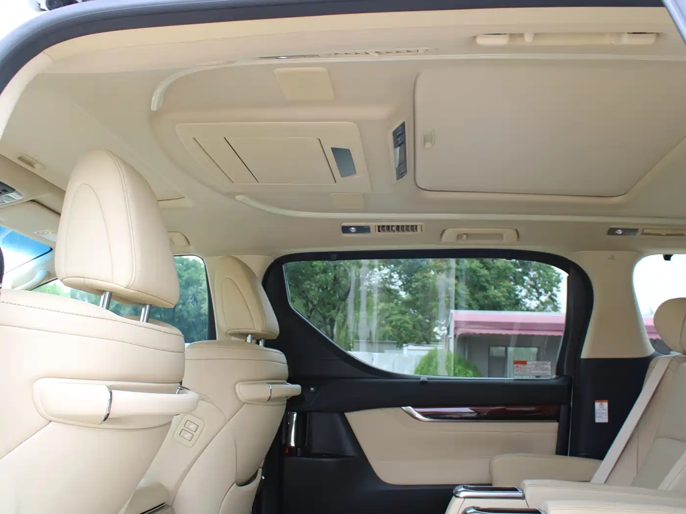 Toyota Alphard 2015 3.5L Luxury Edition фото 10