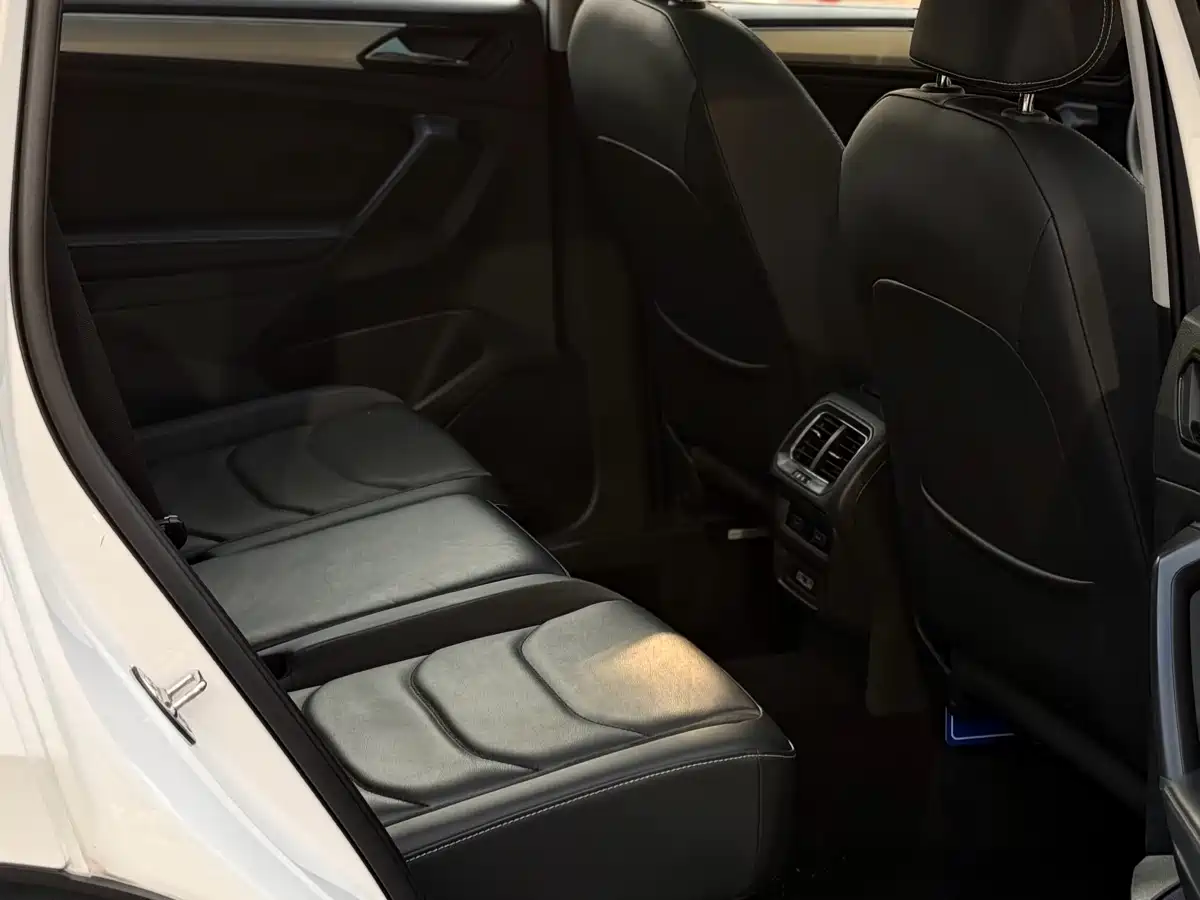 Volkswagen Tiguan L 2018 330TSI Automatic 2WD Luxury Edition фото 14