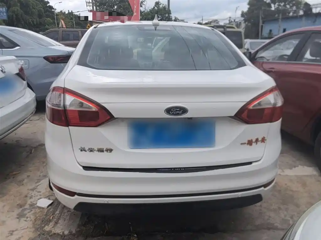 Ford Fiesta 2015 2013 Sedan 1.5L Manual Trend