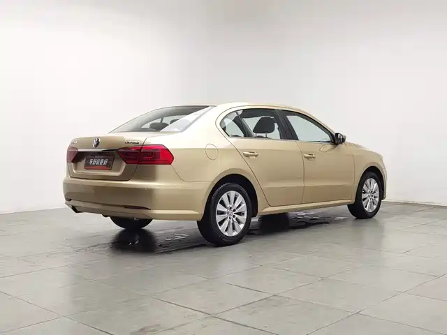 Volkswagen Lavida 2013 Facelift Classic 1.6L Automatic Comfort — фото 2