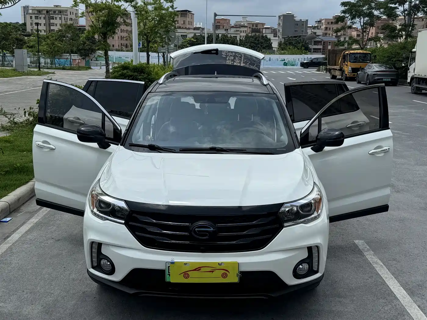 GAC Trumpchi Trumpchi GS4 New Energy 2017 1.5L PHEV Premium Edition фото 4