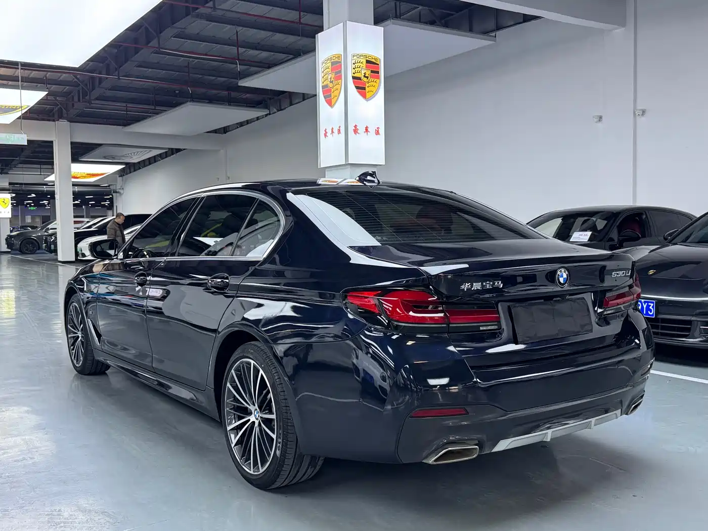 BMW 5 Series 2021 530Li Leading M Sport Package фото 19