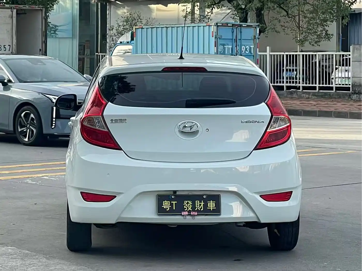 Hyundai Reina 2014 Model 1.4L Automatic GLX фото 8