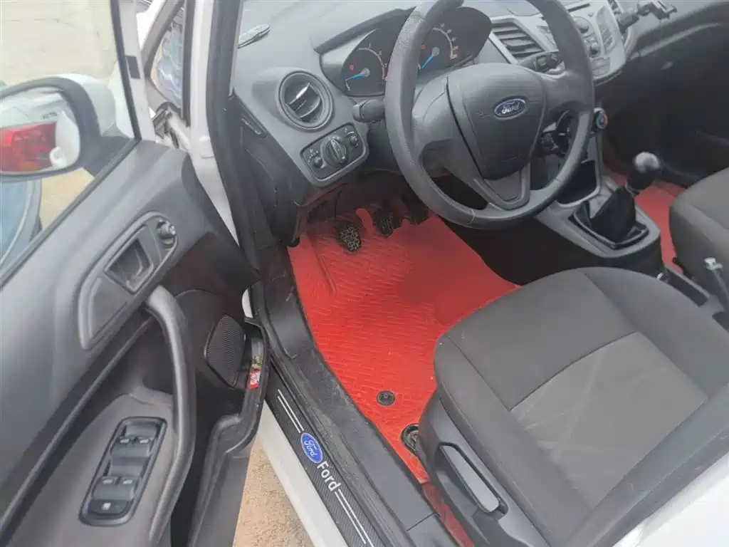 Ford Fiesta 2015 2013 Sedan 1.5L Manual Trend